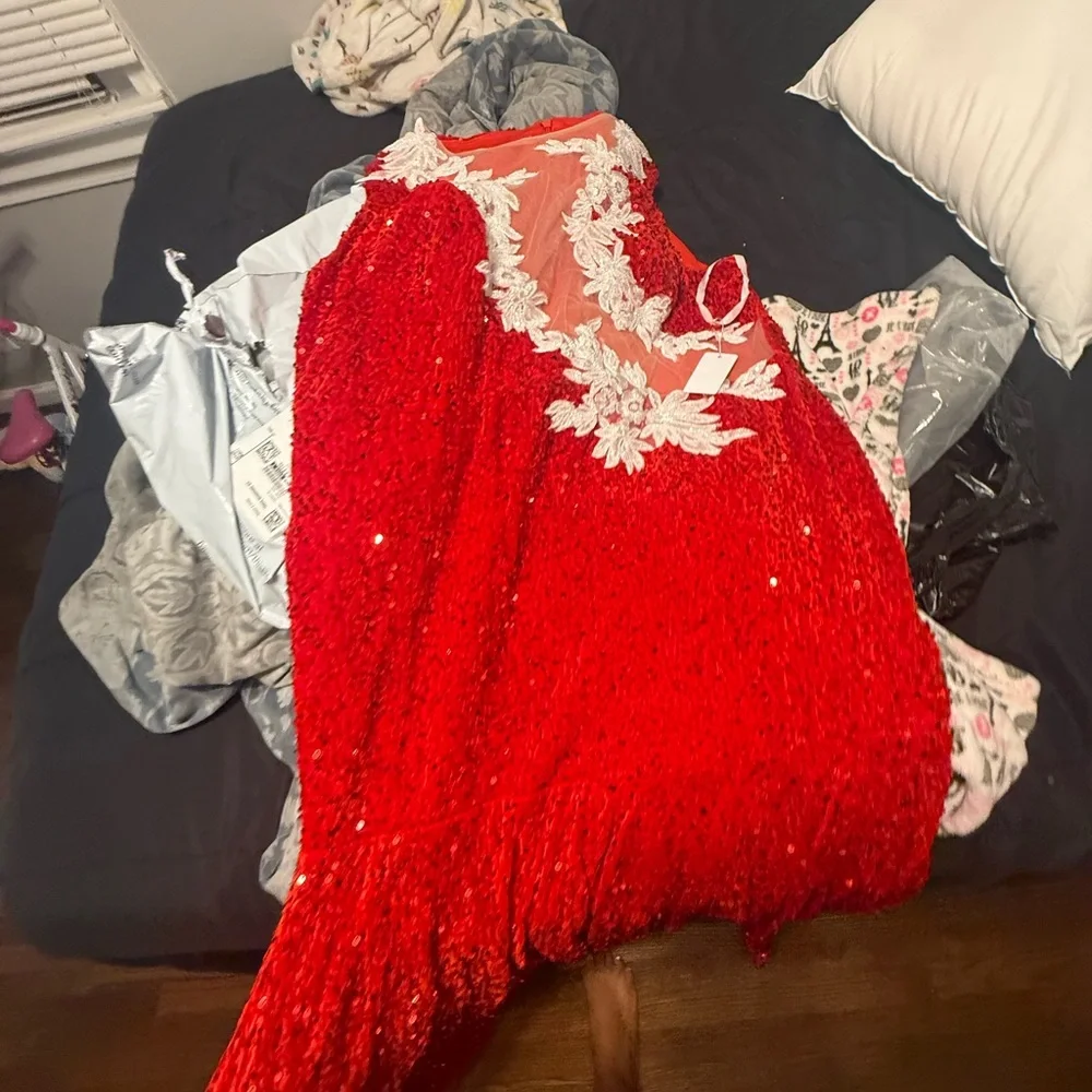 Red sequin & lace prom style dress - Picture 6 of 8